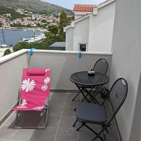 Apartment Two On The Beach-zoranka *