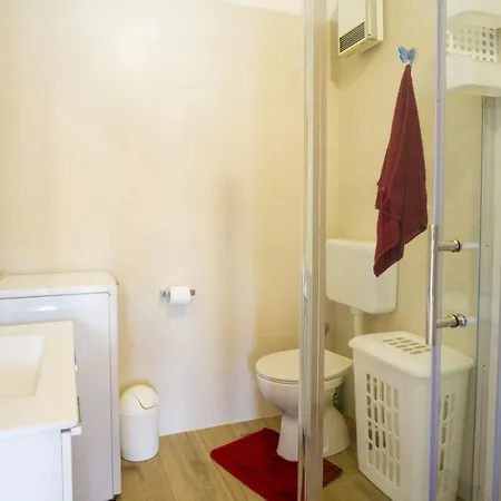 Apartment Two On The Beach-zoranka Seget Vranjica