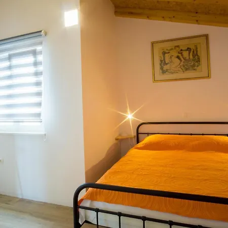 Two On The Beach-zoranka Apartment Seget Vranjica