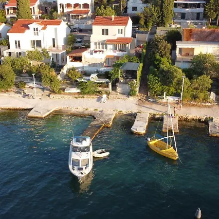 Apartment Two On The Beach-zoranka *